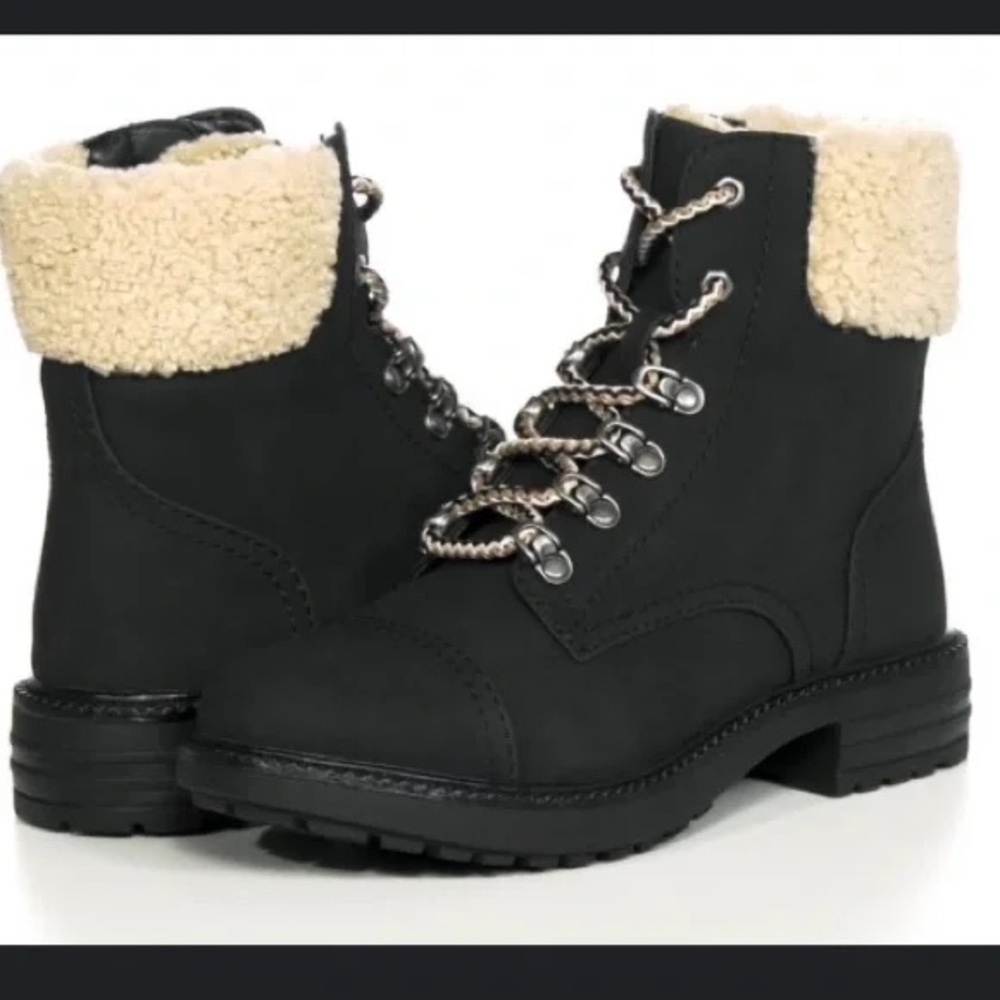 Report Black Winter Boots with Cream Lining